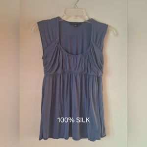 Banana Republic Size S 100% Silk Gray Sleeveless Top Empire Style Scoop Neck